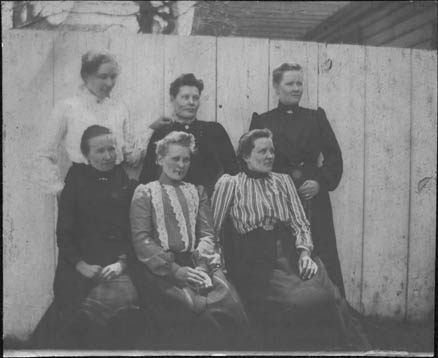 First women's sewing circle among Finnish Torontonians