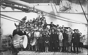Group of Finnish Canadians arriving in Halifax