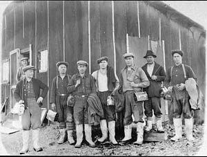 Finnish men in South Porcupine