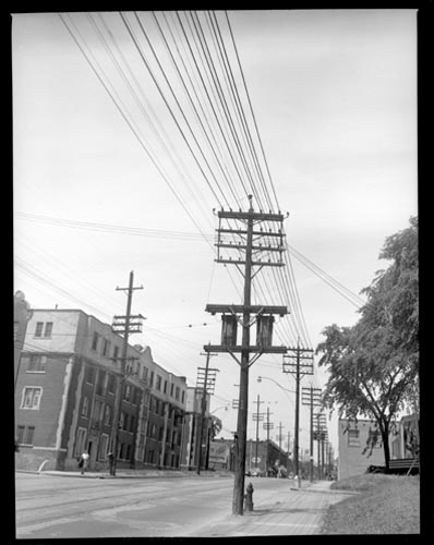 Historic photo from Monday, August 22, 1949 - Yonge and Roxborough looking south in Summerhill
