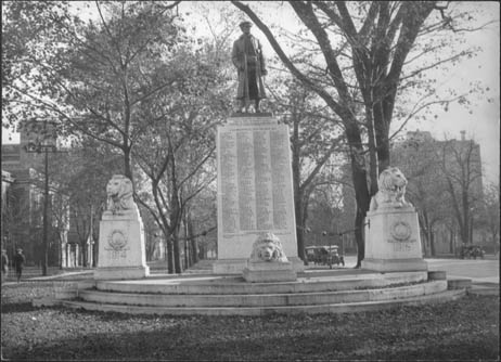 Historic photo from 1924 - Monument to the Toronto District Sons of England who died in World War I, looking south at Elm in University Avenue