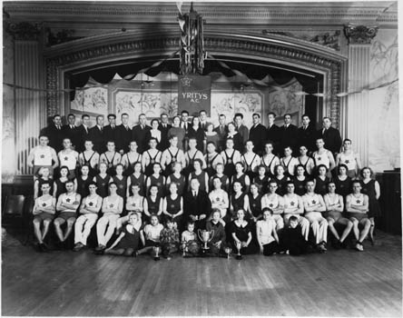 Members of the Yritys Athletic Club